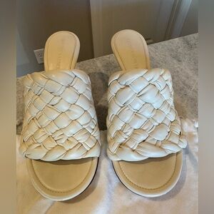 Bottega Veneta Ivory Woven Leather Heels size 37